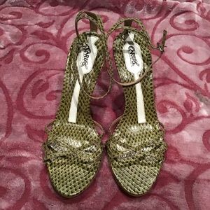 Sexy strappy green stilettos, good condition